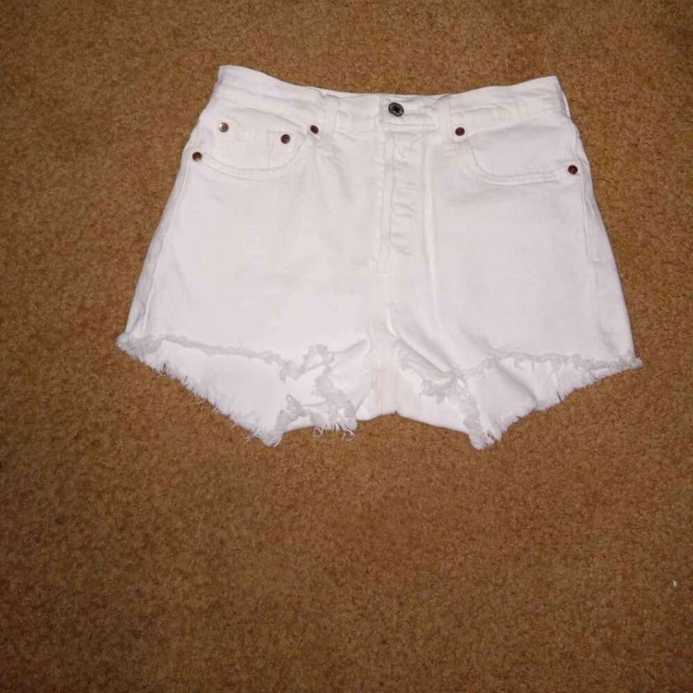 Levi 501 white cutoff